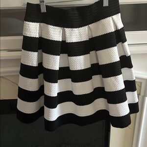 Express Monochrome Textured Fabric skirt size S